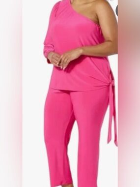 Women’s Cropped Pull-On Pants in Hot Pink
